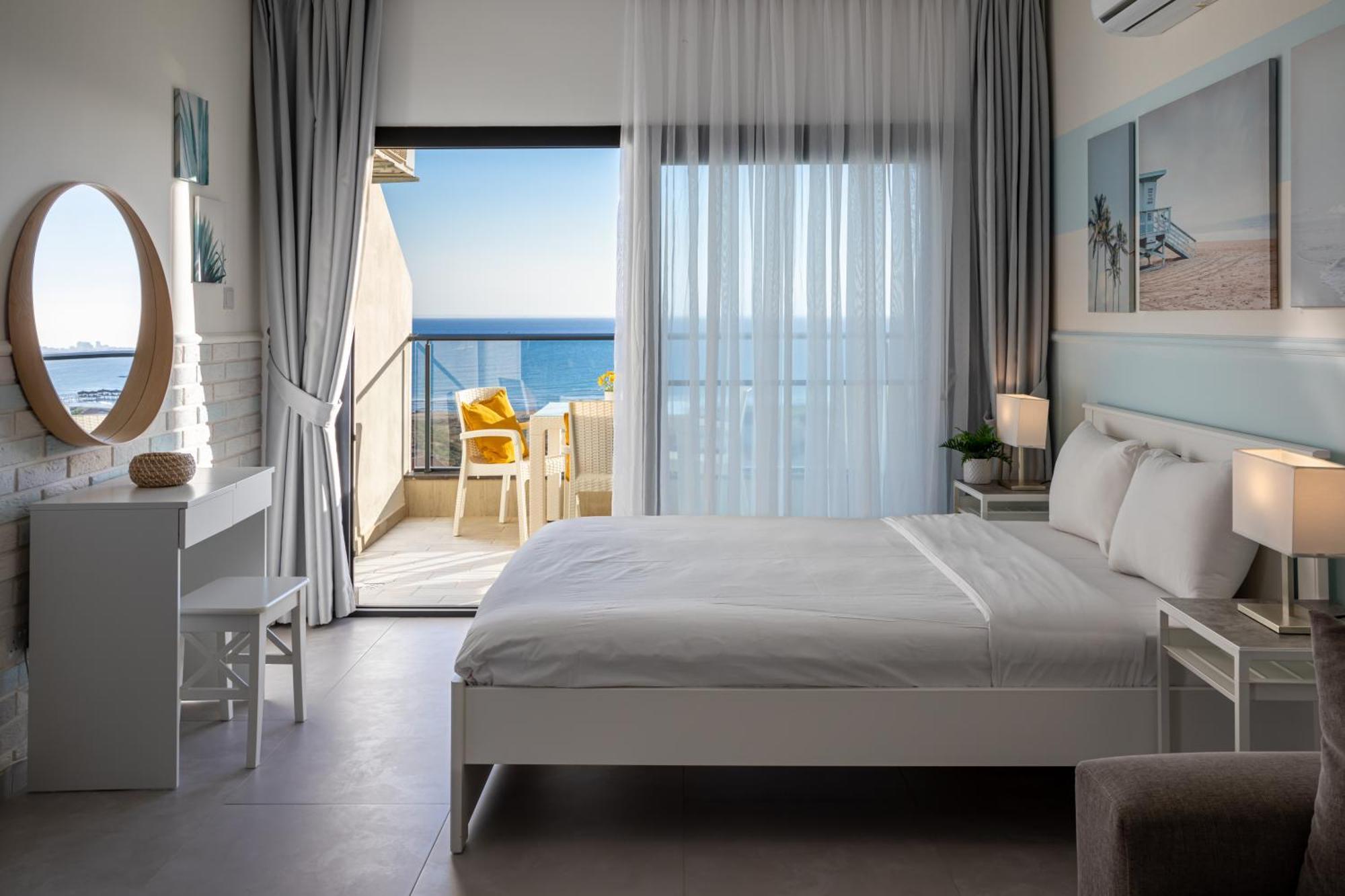 Caesar Blue Seaside Luxury Apartments Gastria Εξωτερικό φωτογραφία