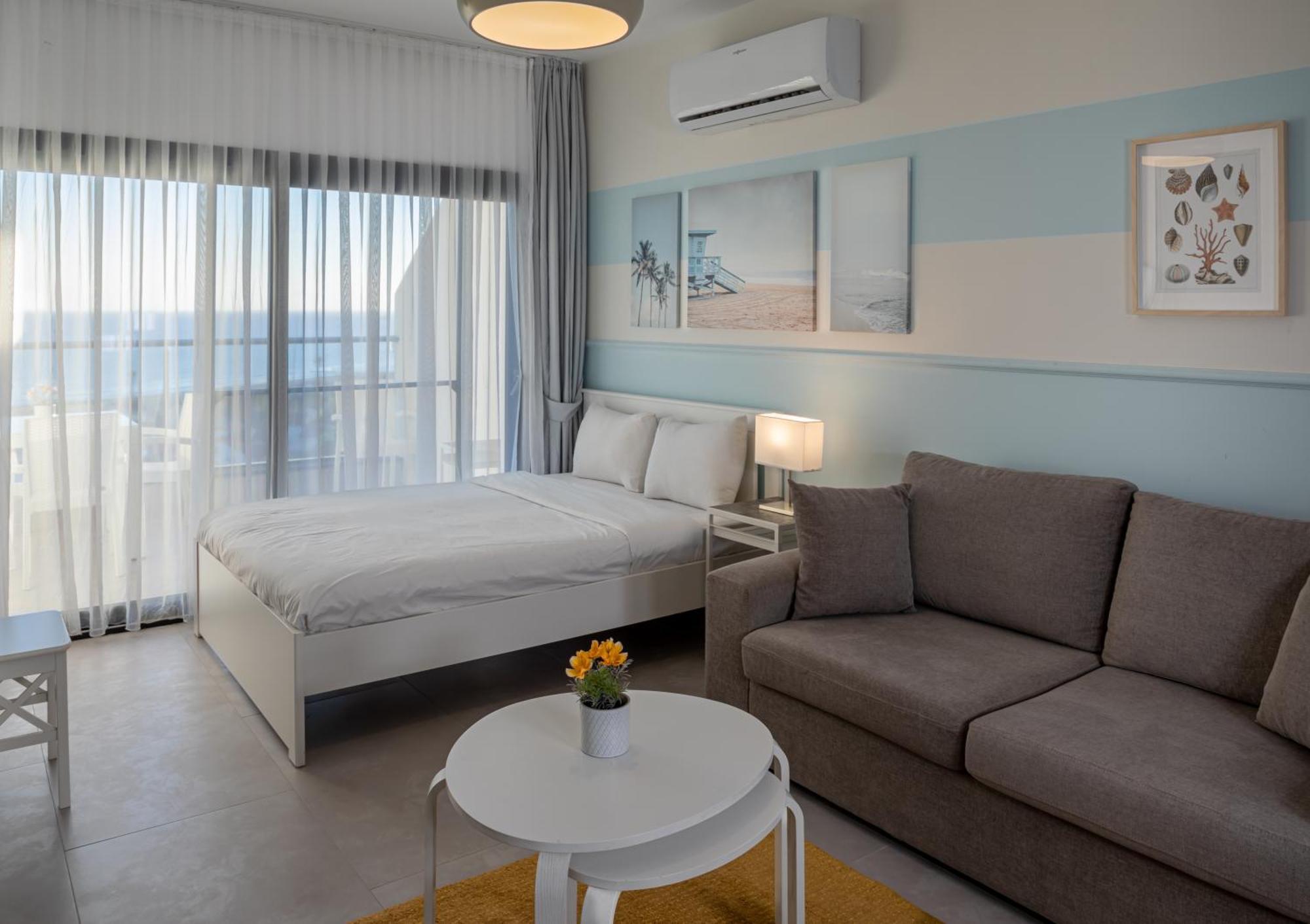 Caesar Blue Seaside Luxury Apartments Gastria Εξωτερικό φωτογραφία