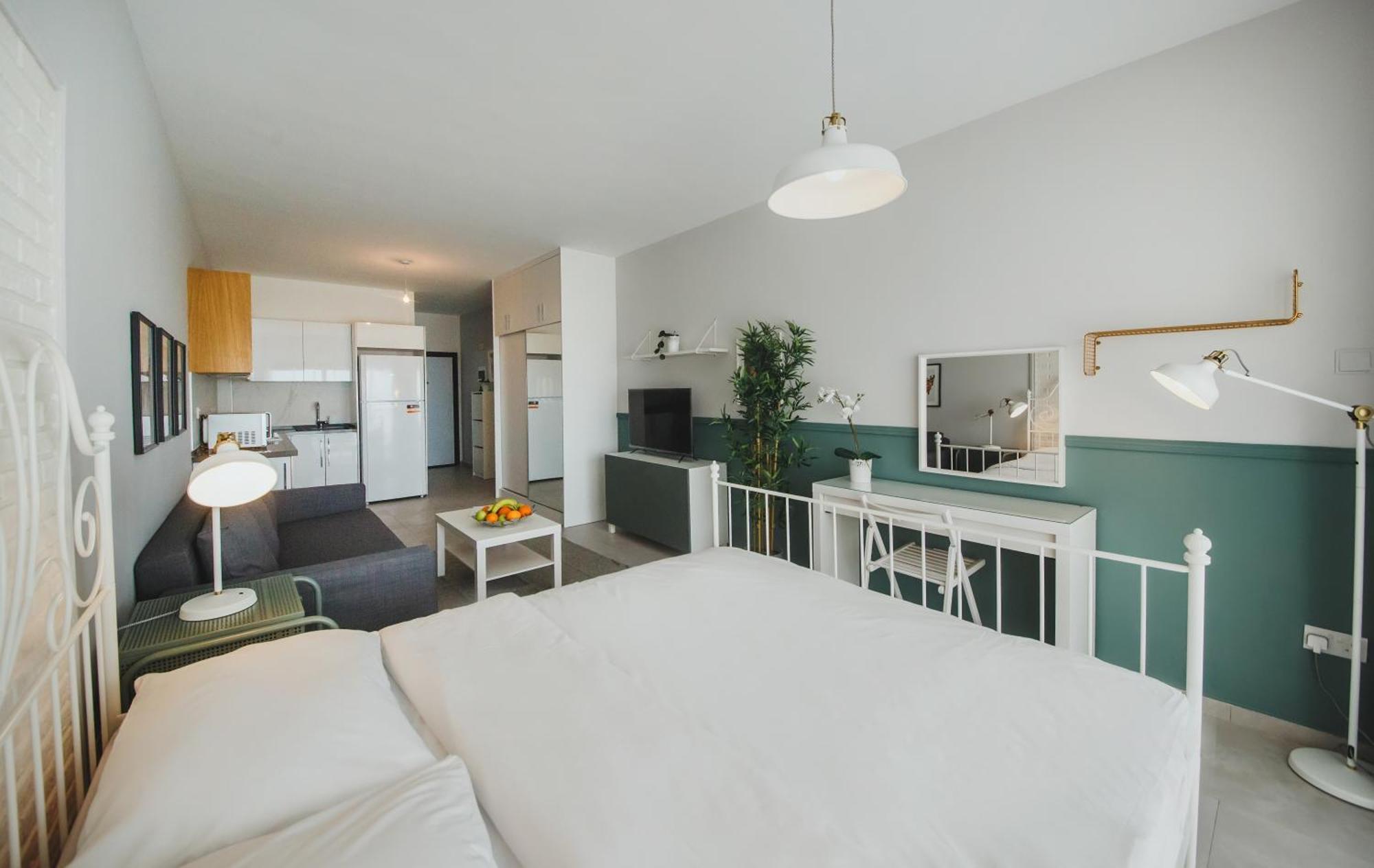 Caesar Blue Seaside Luxury Apartments Gastria Εξωτερικό φωτογραφία